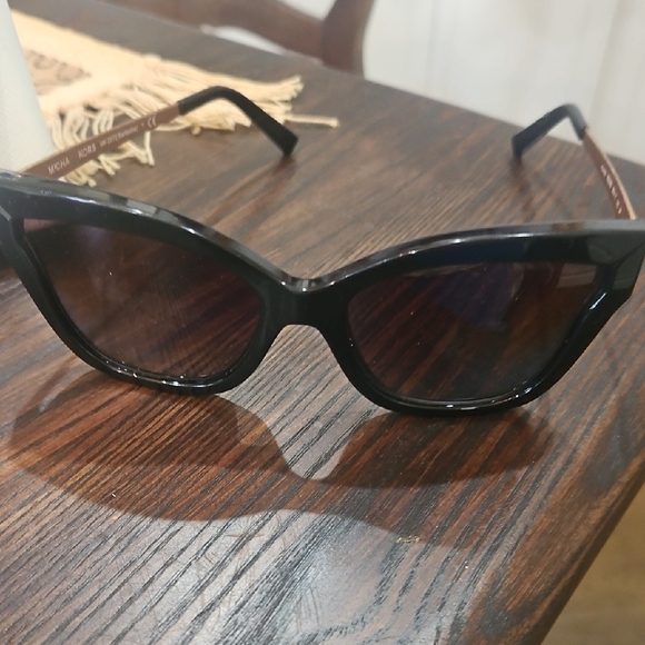 Michael Kors Black Aviator Sunglasses with Dark-Tinted Lenses - Picture 4 of 6